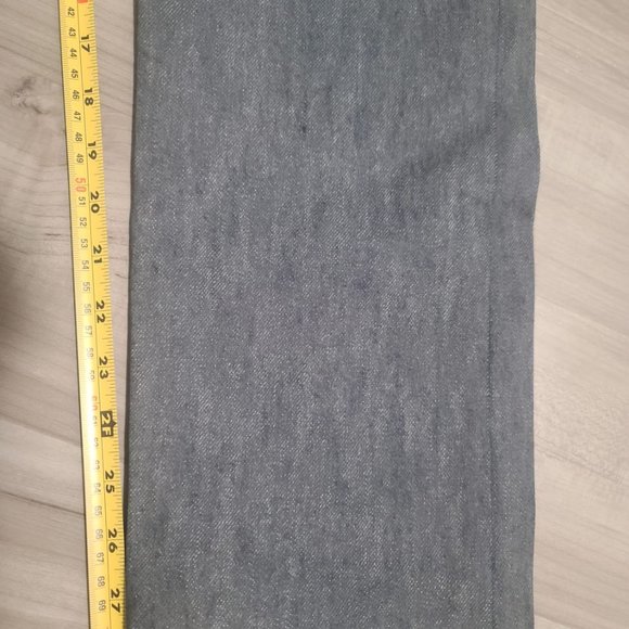 Naked and famous - Picture 2 of 3